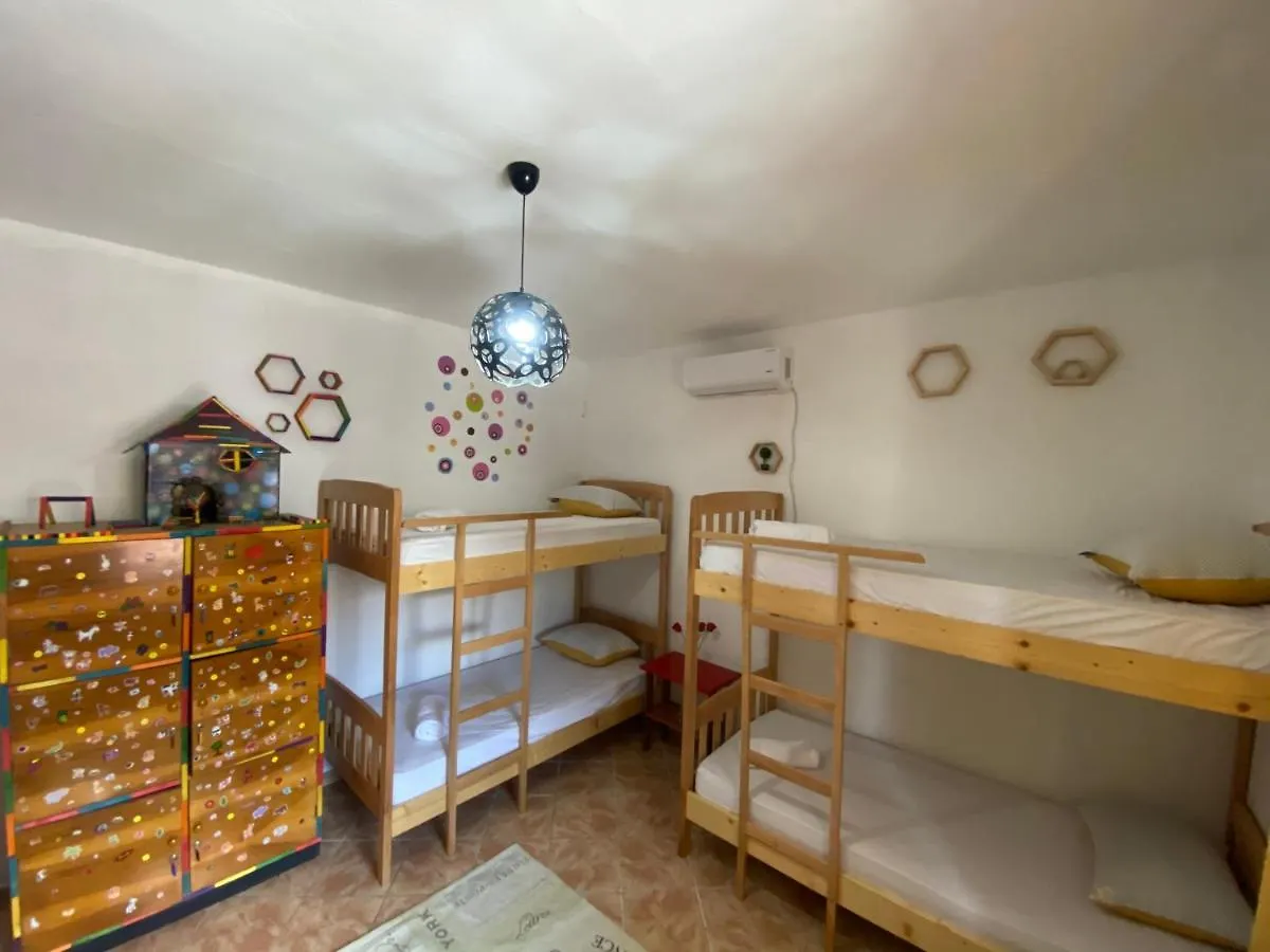 The Hood - Shkodra Backpackers Hostel