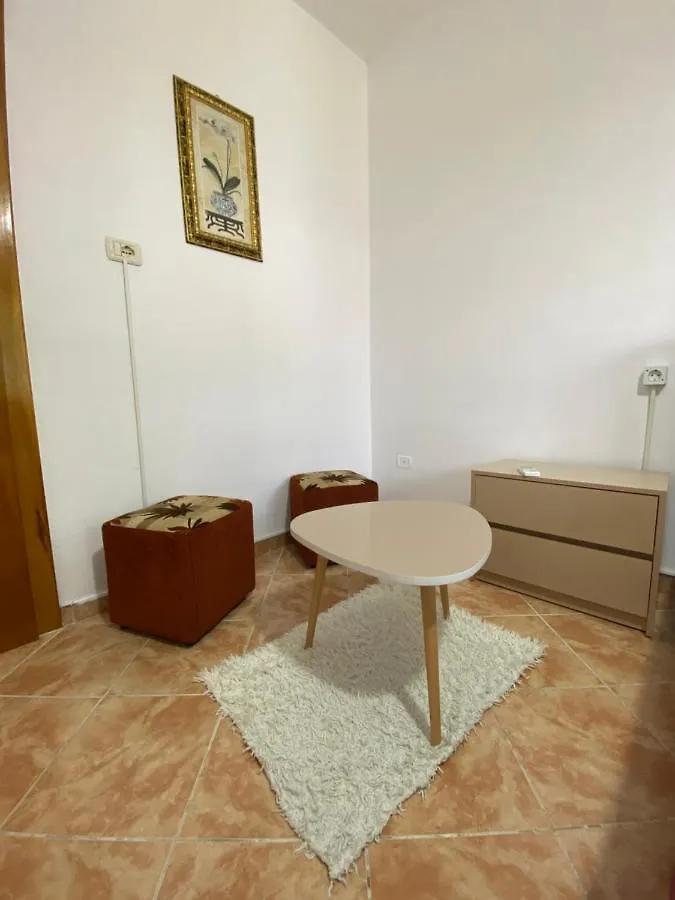 The Hood - Shkodra Backpackers Hostel Albania
