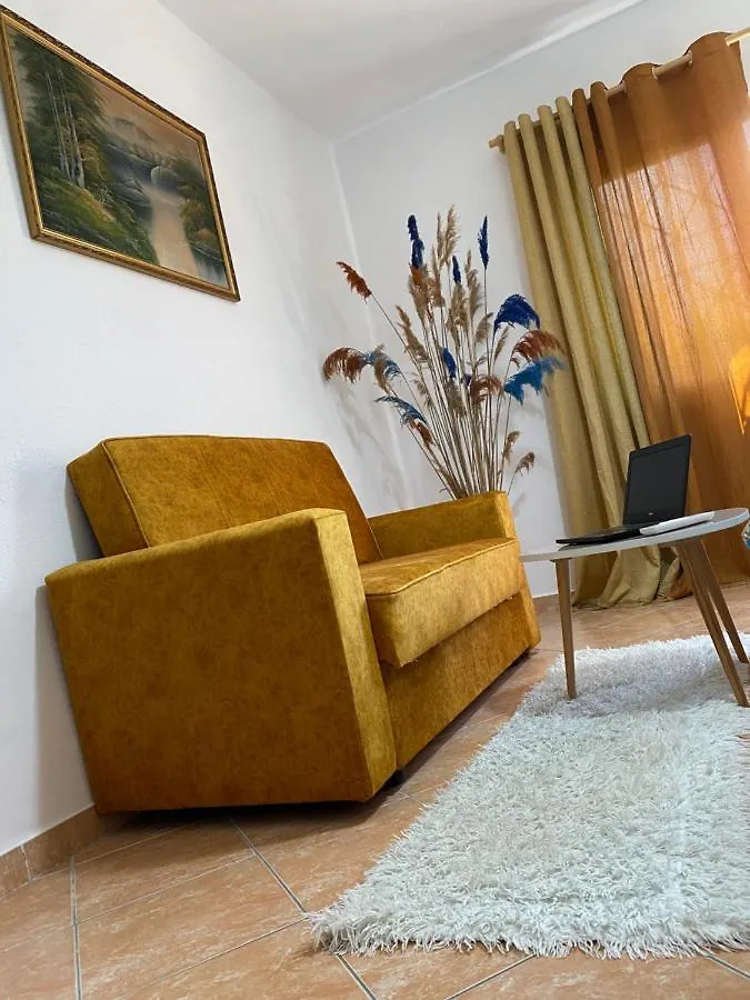 The Hood - Shkodra Backpackers Hostel Shkoder