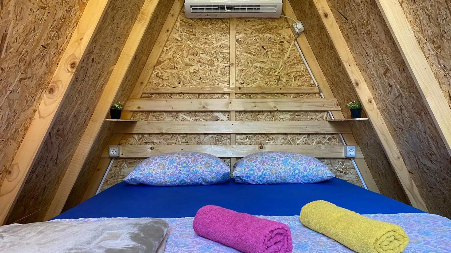 The Hood - Shkodra Backpackers Hostel  Shkoder