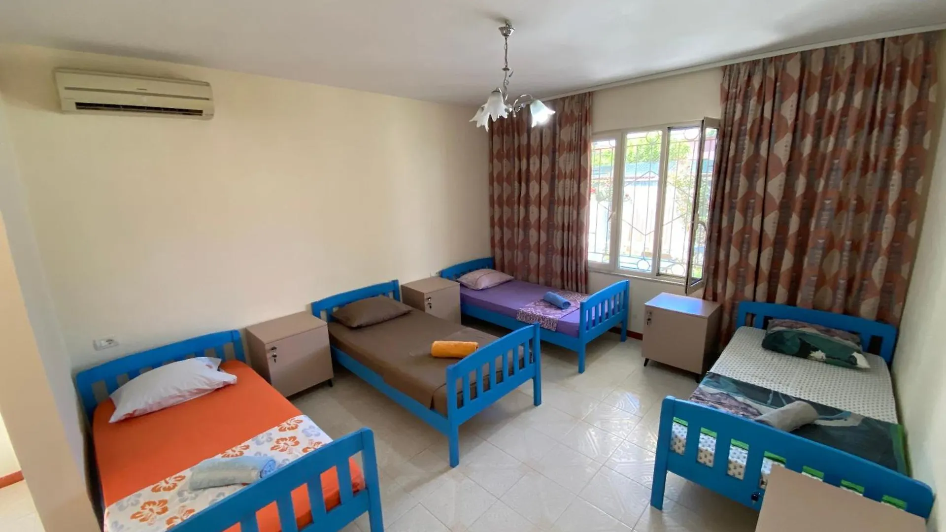 The Hood - Shkodra Backpackers Hostel Albania