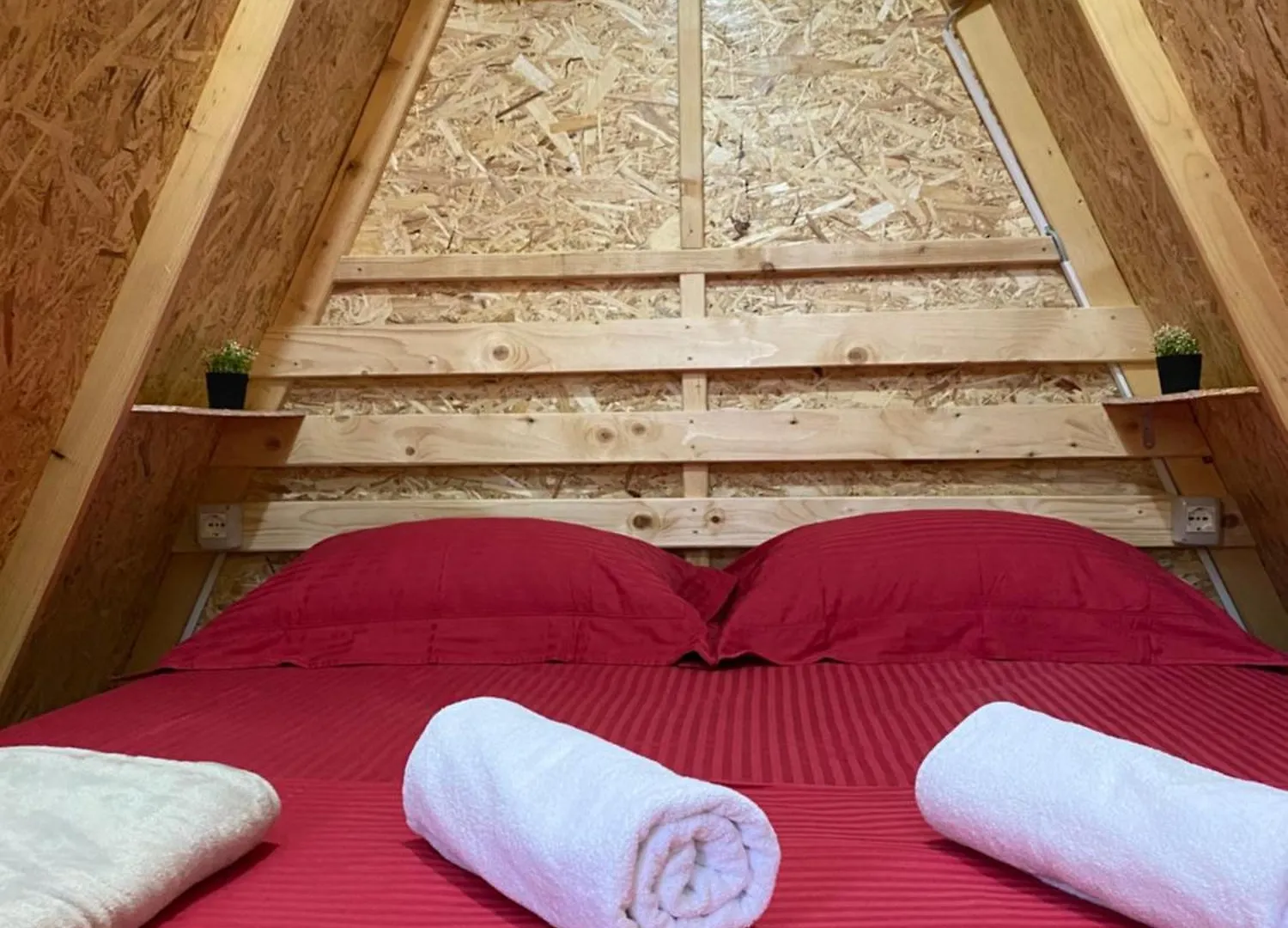 The Hood - Shkodra Backpackers Hostel