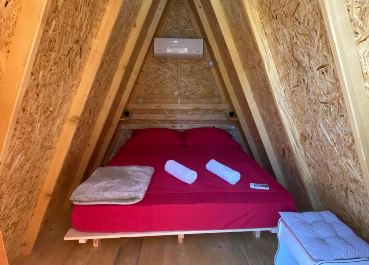 The Hood - Shkodra Backpackers Hostel Albania